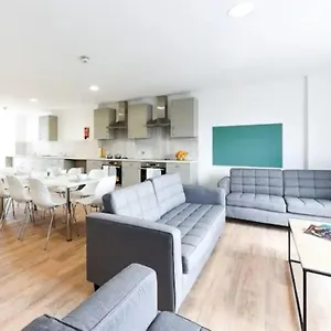 Student Only - Pittrodrie Street Apartment